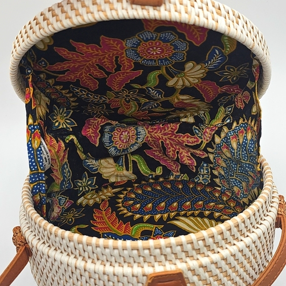 Round Woven Bag with Tan Strap - Picture 9 of 10